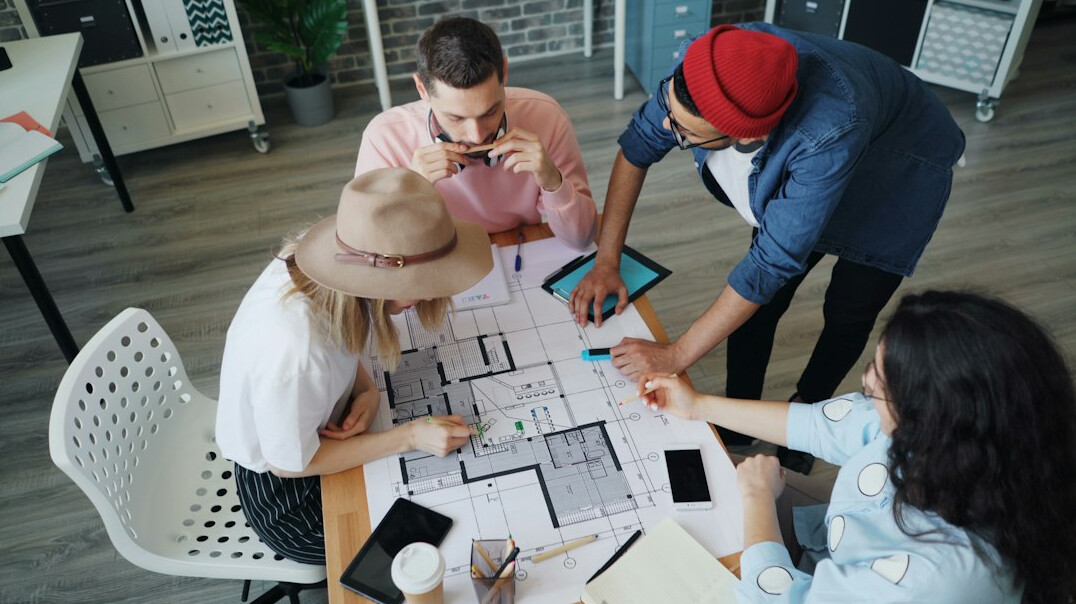 team of detectives planning